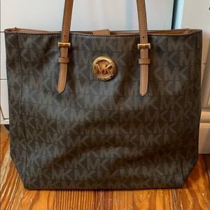 michael kors initial bag